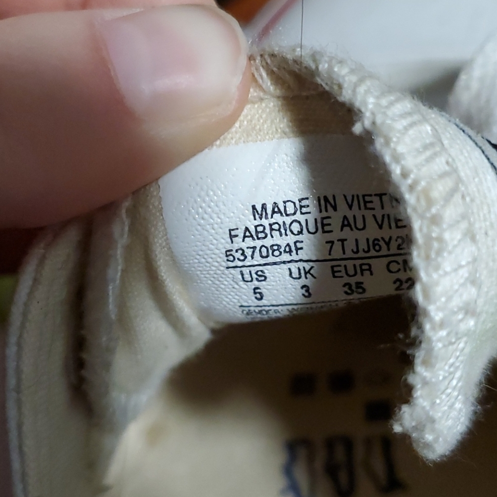 White converse